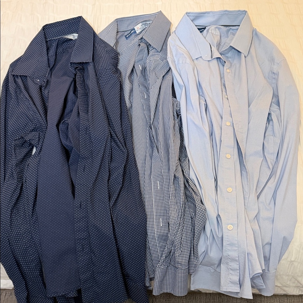 Old Navy Men's Navy and Light Blue Dress Shirts